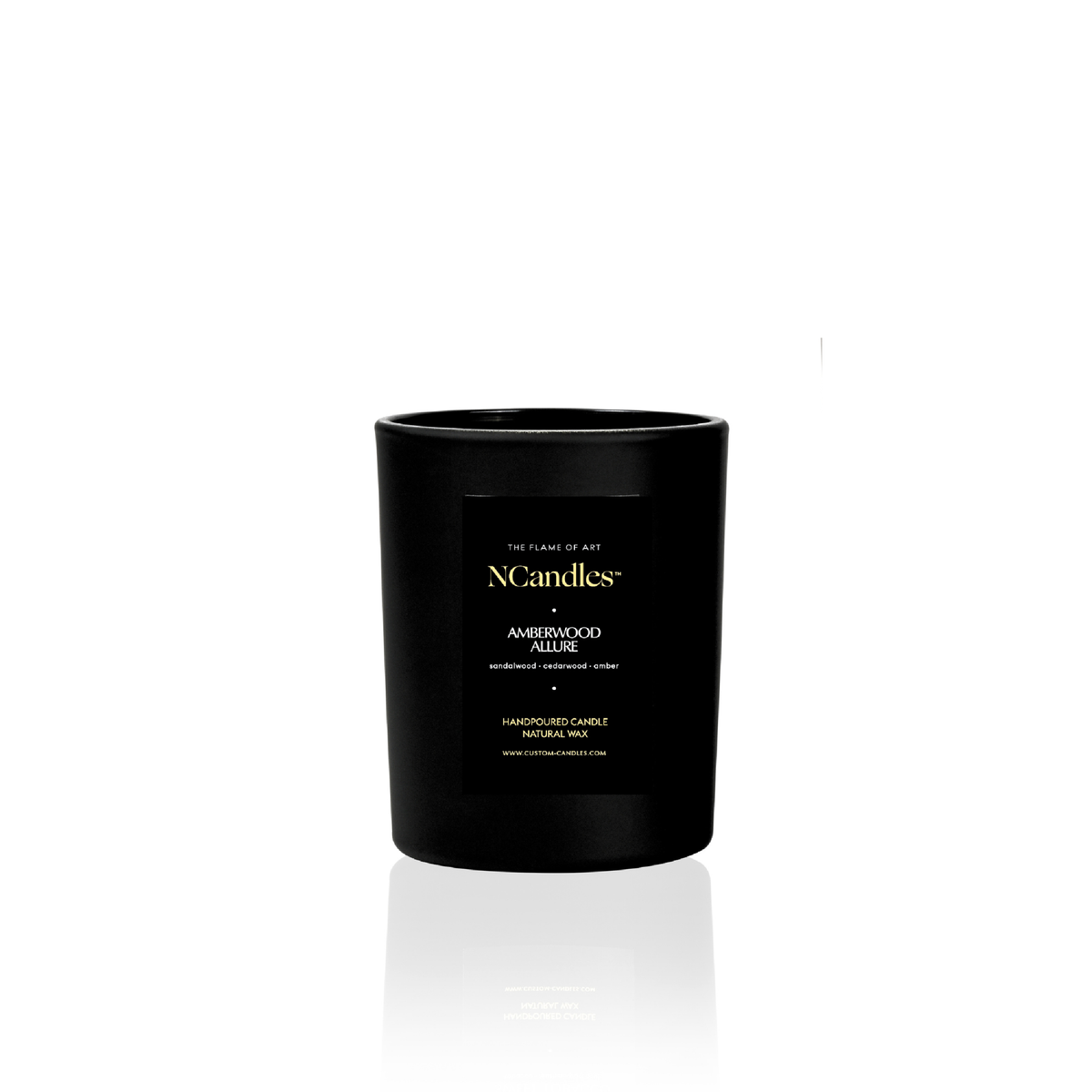 Black wooden wick candle scented with sandalwood